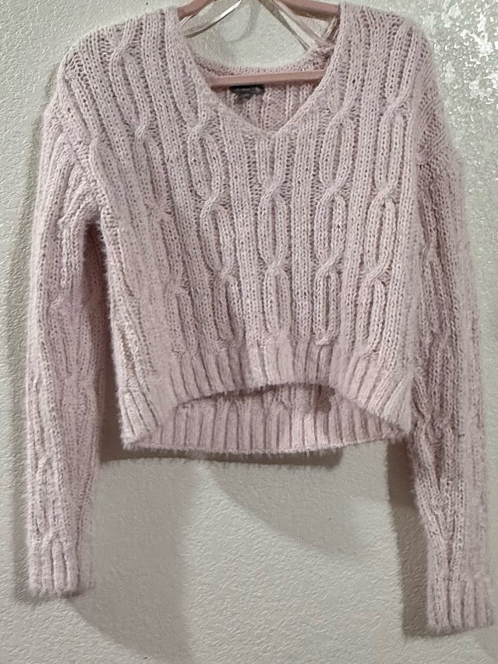 Cozy Cable Knit V‑Neck Sweater in Pale Pink